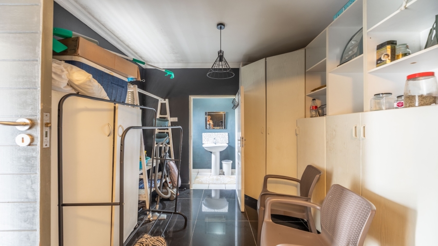 5 Bedroom Property for Sale in Flamingo Vlei Western Cape